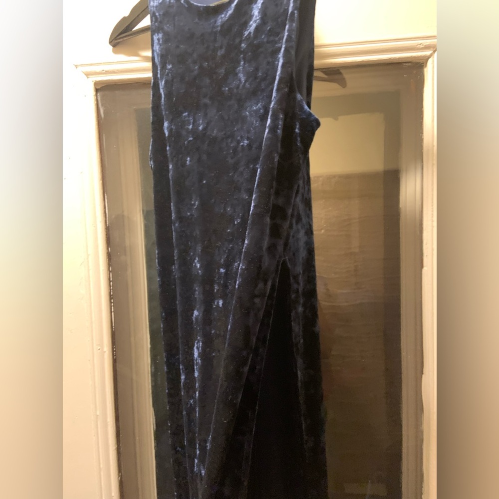 FOREVER 21 NAVY CRUSHED VELVET TUNIC